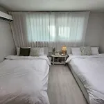5Mins To Jangseungbaegi Station, 1Mins To Airport Bus Station, Max 6Pax, Two Bedrooms